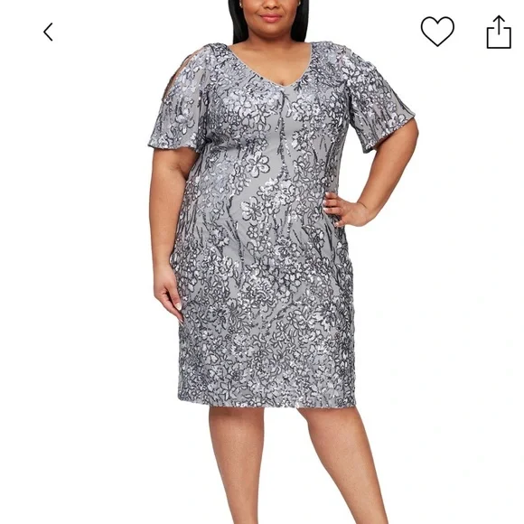 green emerald velvet dress Singles Long-Sleeve Keyhole Dress